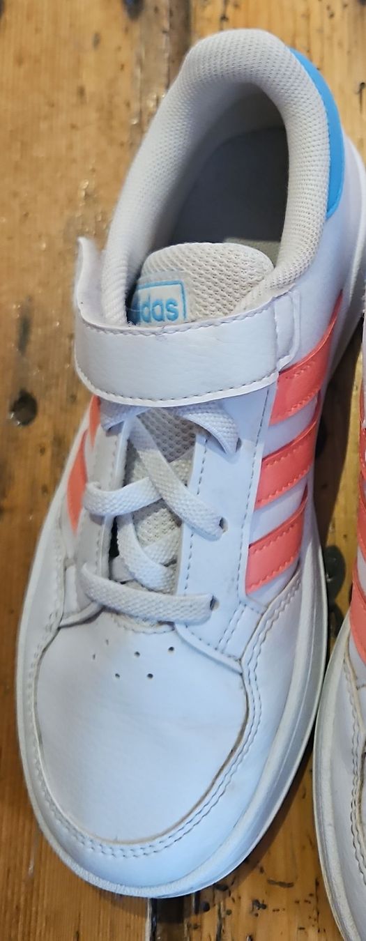 Scarpe per ragazzi: Adidas Breaknet, taille 31, parfaites le printemps ! – Usato da Vernier venduto da JulBond