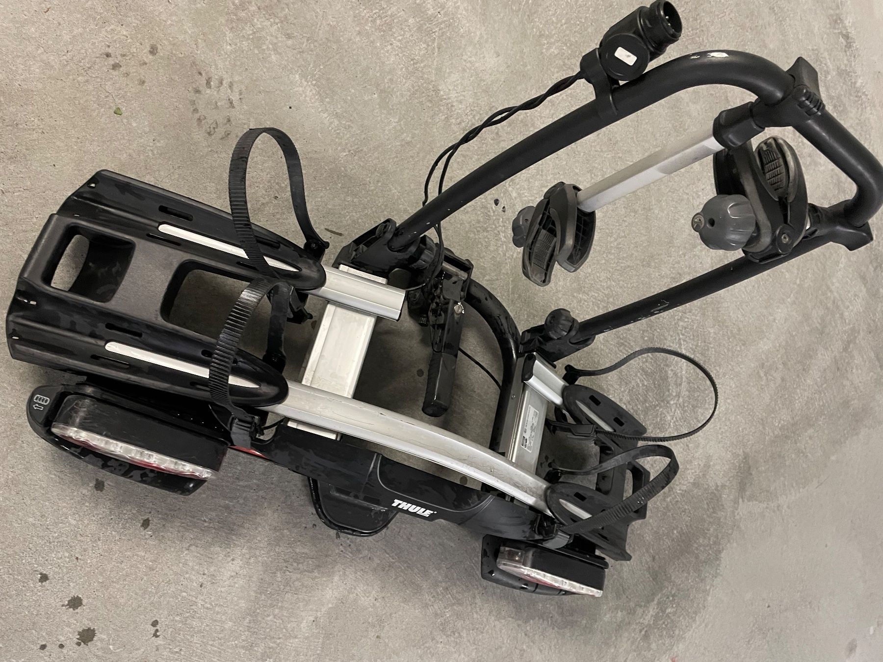 Thule Tutti pezzi di ricambio auto: Thule Velocompact 2 – Usato da Embrach venduto da Peschert 1