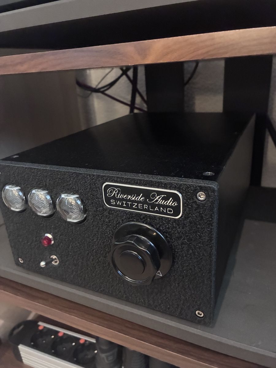 Altro Materiale elettrico: Riverside Audio PS2 Netzteil Netzfilter mit Nixie Anzeige – Nuovo (secondo la descrizione) da Ottikon venduto da Hifi-Guru