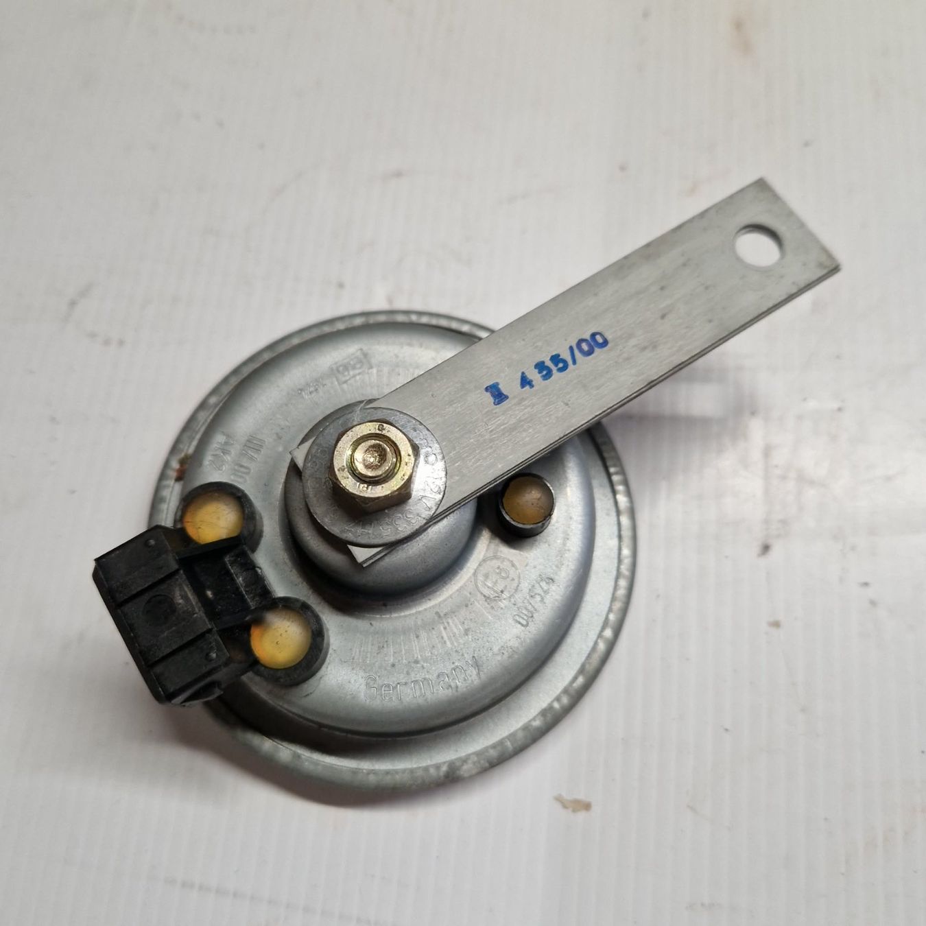 VW Tutti pezzi di ricambio auto: Klaxon alarme - VW Polo 6N2 – Usato da Porrentruy venduto da Lionel86