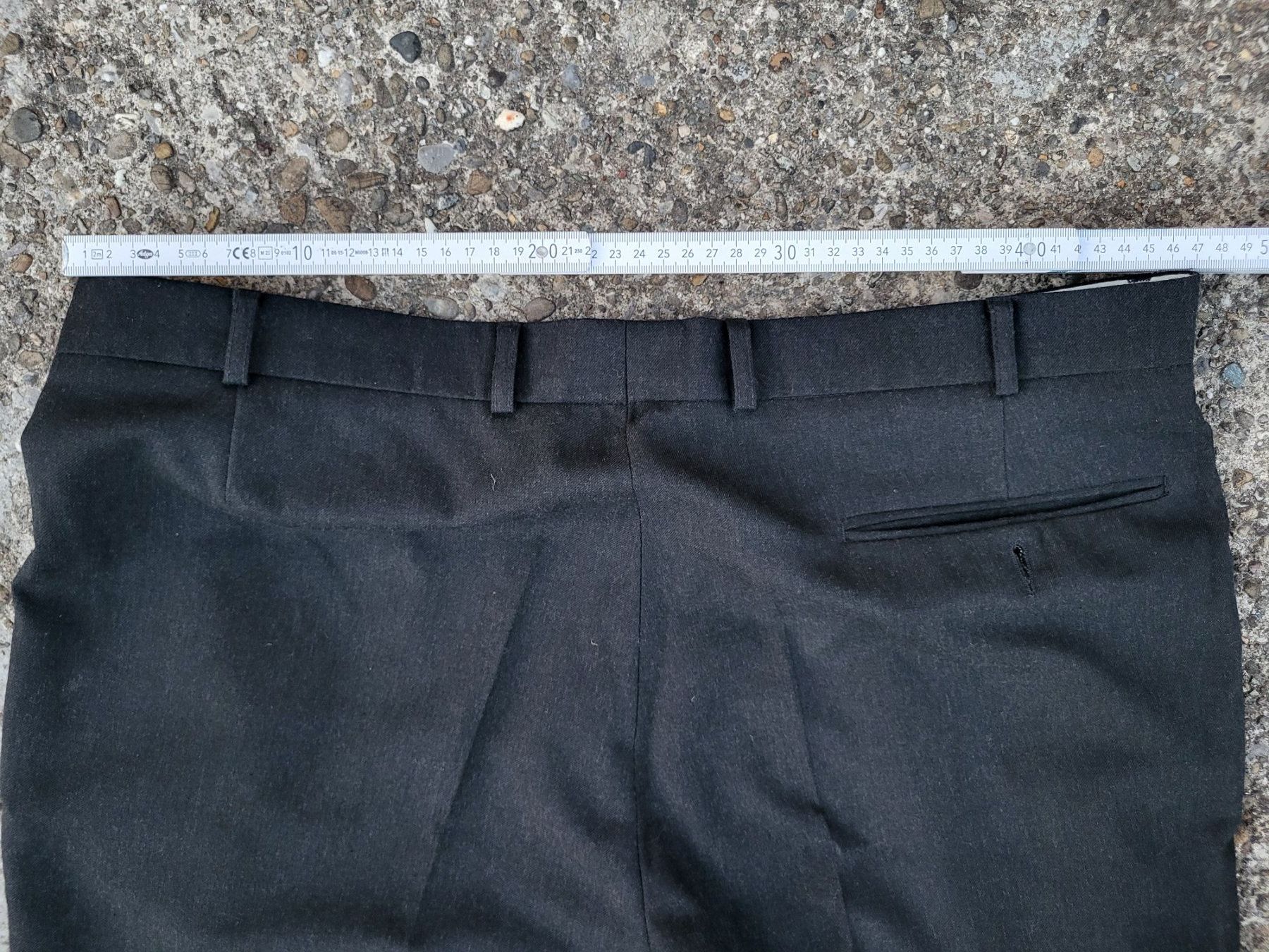 Pantaloni: Stoffhose mit Viskose – Usato da Dorf venduto da Mischa2010 6