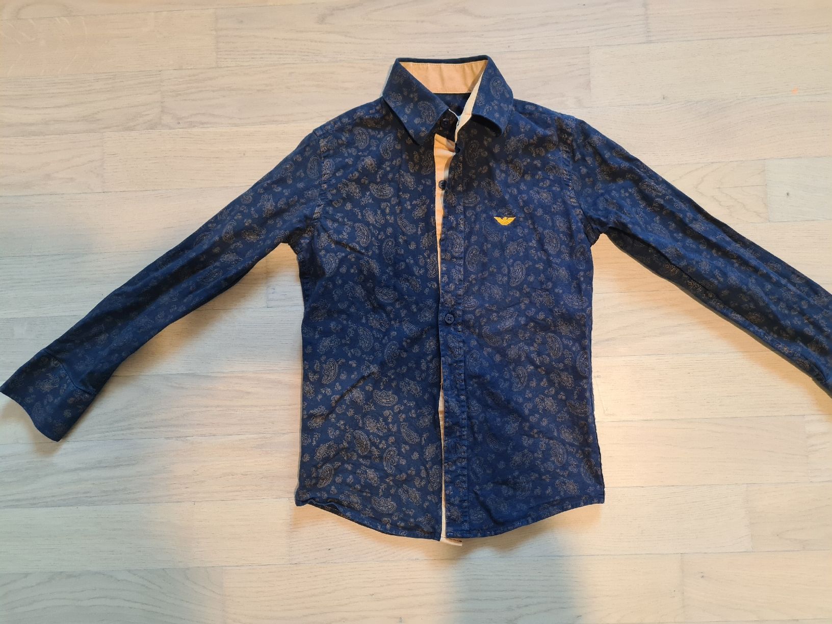 Armani Camicie, T-shirt & Polo: Chemise Armani 128cm - 8 ans – Usato da Killwangen venduto da ame_ffd8