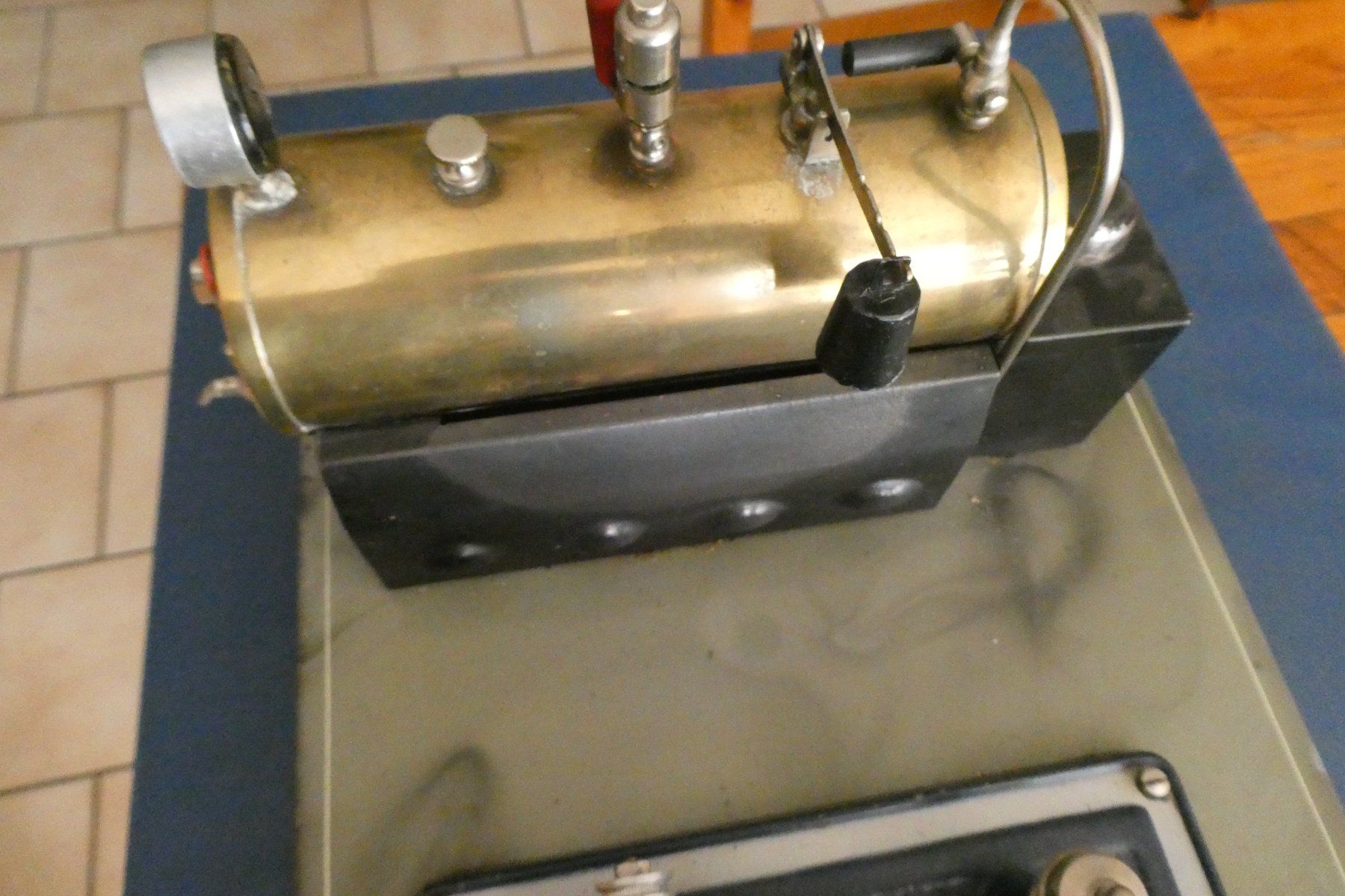 Kit di modellismo & Modellini statici: machine a vapeur ancienne – Usato da Fontaines NE venduto da monloisir 4