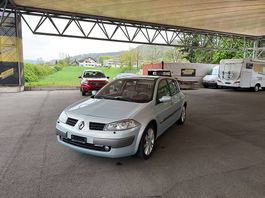 Renault Megane 2.0 16V grau met. AUTOMAT