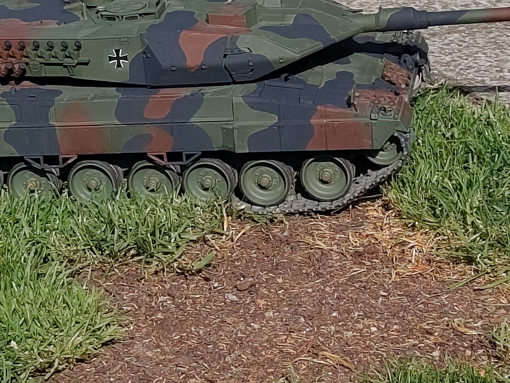 Torro Modellismo RC: Torro-Pro Version RC Panzer Leopard 2A6 – Usato da Männedorf venduto da t_mode 3