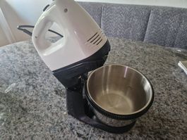 Mixer mit Becken und der dreh Automatik mit Mixer