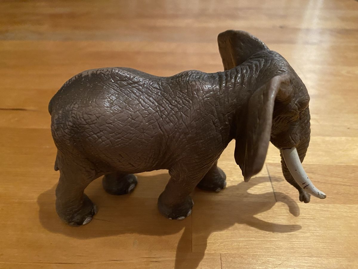 Statuette: Elefant Kunststoff made in Germany – Usato da Gerlikon venduto da jabadabadu