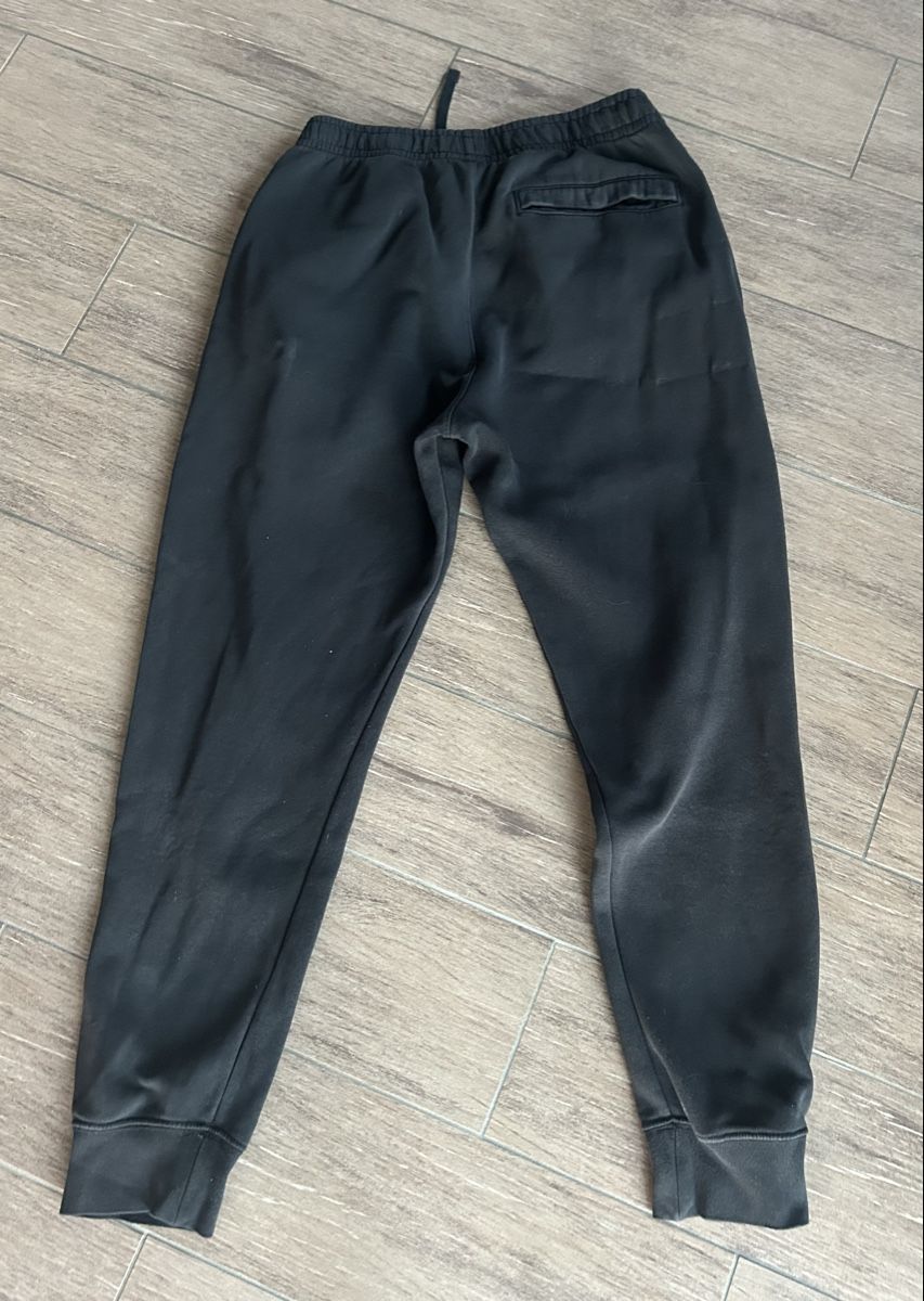 Nike Pantaloni: Pantalon Nike – Usato da Sonceboz-Sombeval venduto da Australia010 1