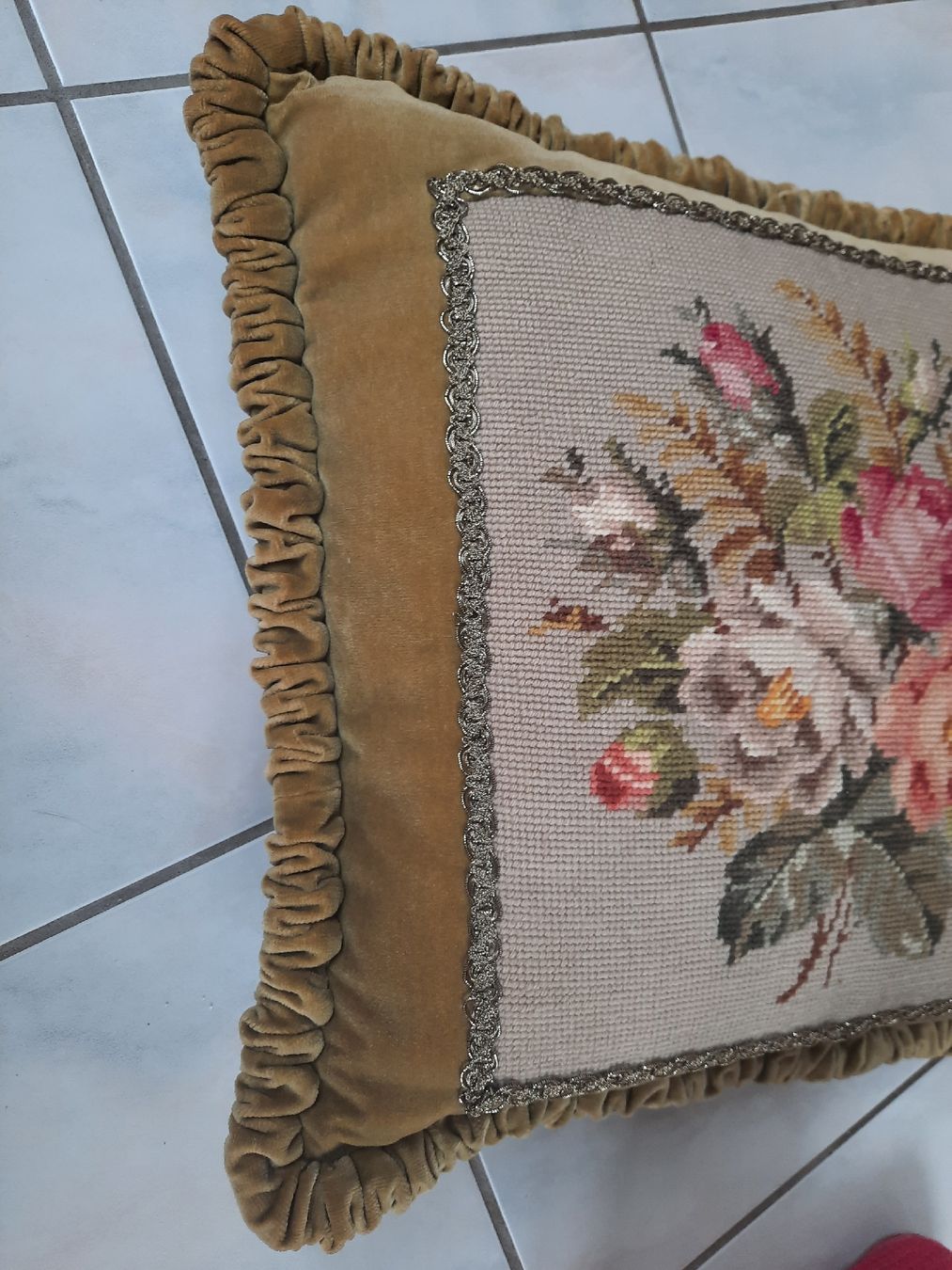 Cuscini: COUSSIN, BRODÉ, VINTAGE – Usato da Le Locle venduto da marylise01 1