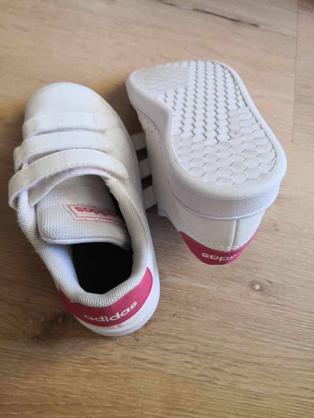 Adidas Scarpe per ragazze: Adidas Sneakers Grösse 28 – Usato da Ilanz venduto da Fran05 1