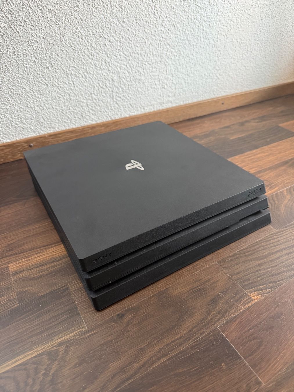 Sony Konsolen: Ps4 Pro mit Games – Neu (gemäss Beschreibung) aus Frauenfeld von Atomikz