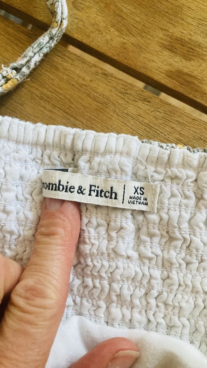 Abercrombie Tops: Top – D'occasion à Läufelfingen par petit-nicola 2