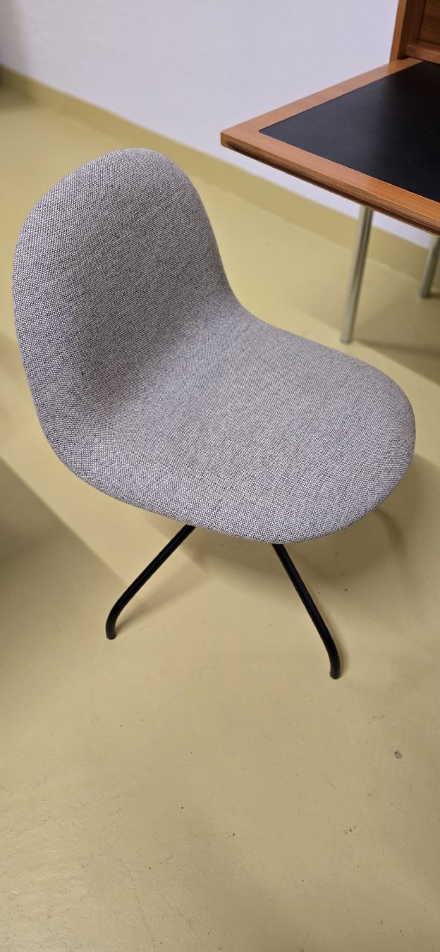 Gubi Stühle: gubi chair , gubi Drehstuhl – Neu (gemäss Beschreibung) aus Zürich von Reni8048 1