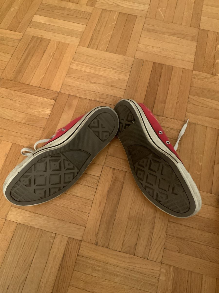 Converse Scarpe da uomo: Rote Converse Chucks, Grösse 39, gebraucht – Usato da Tuggen venduto da Tantas 2