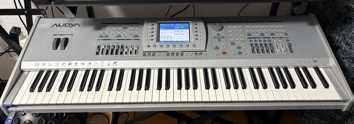 Ketron Instruments de musique: Ketron Audya 76 touches – D'occasion à Lutry par 16mustang 2