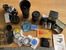 Nikon FM2 Kamera mit sehr viel Zubehör praktisch ungebraucht