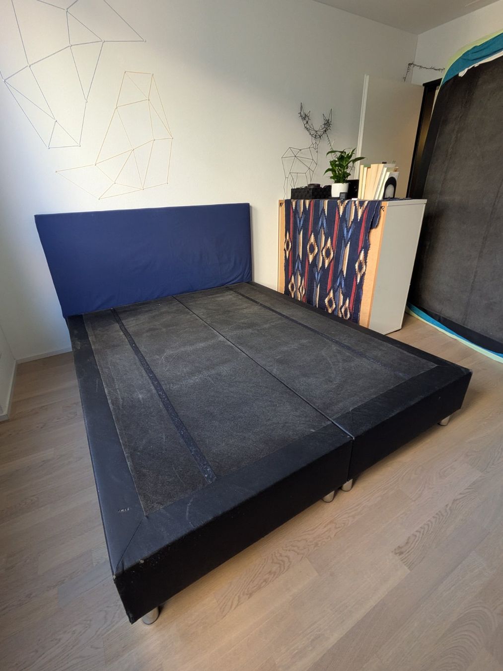 Betten: Boxspring-Bettgestell, schwarz, 160x200cm – Gebraucht aus Glattpark(Opfikon) von ricalves 1