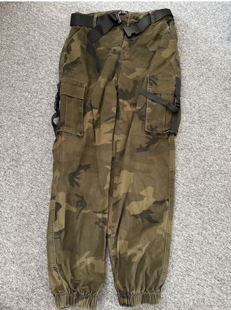 Cargo Hose Missguided Camouflage Grösse M guter Zustand