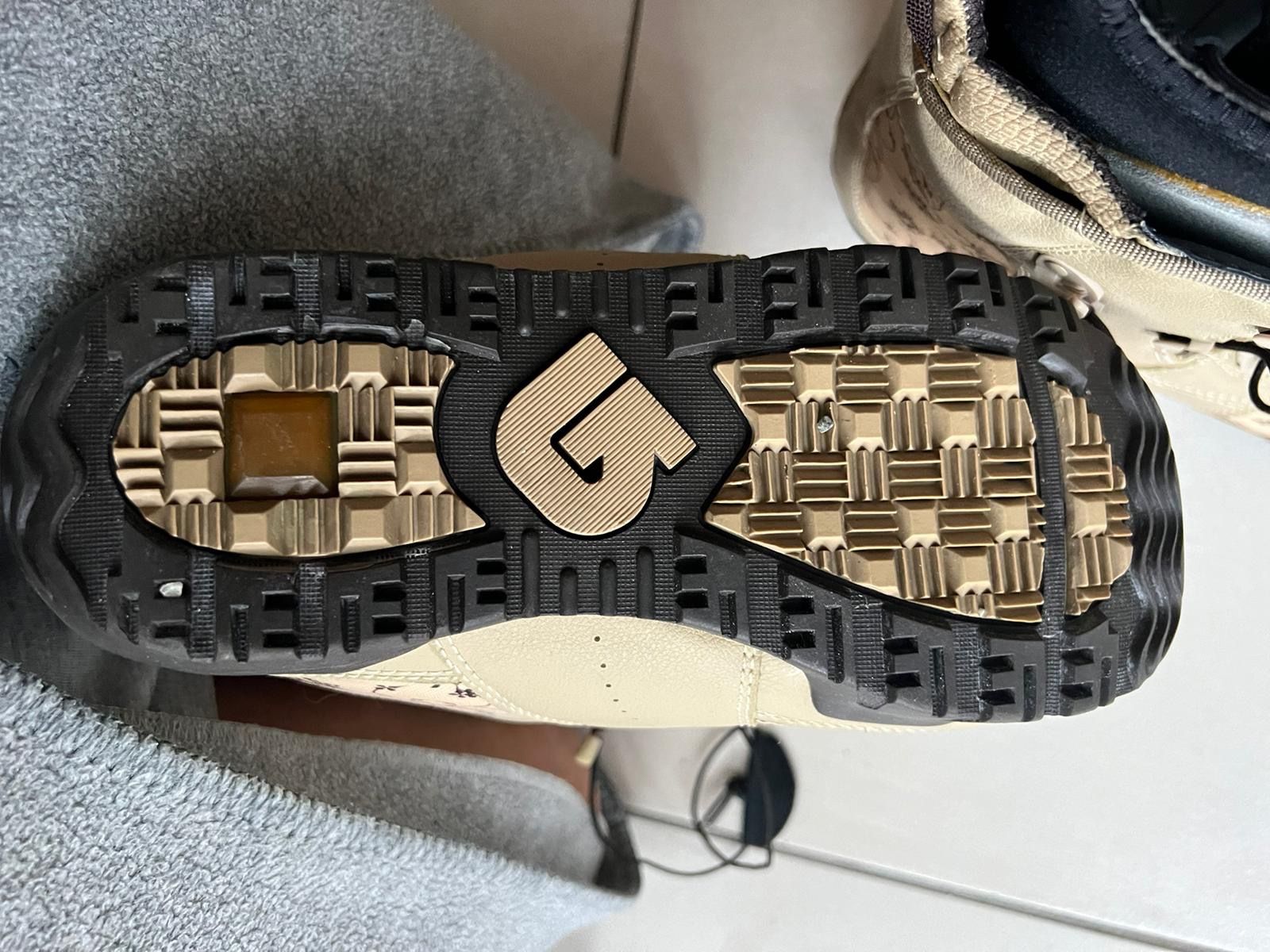 Burton Scarpe da donna: Burton Snowboardschuhe – Usato da Zürich venduto da AlessaG 1