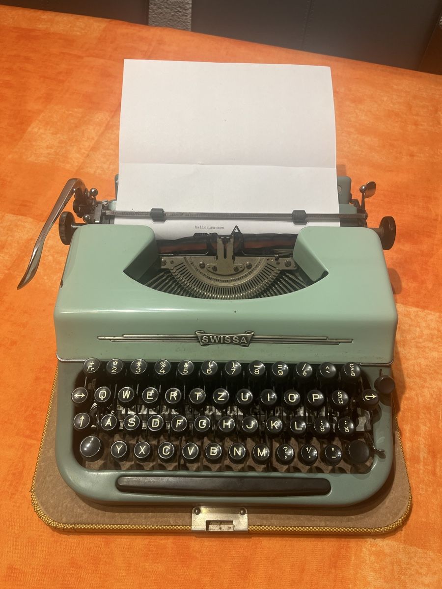 Macchine da scrivere: Swissa Junior Schreibmaschine antik – Usato da Roggwil BE venduto da IsoNice88 2
