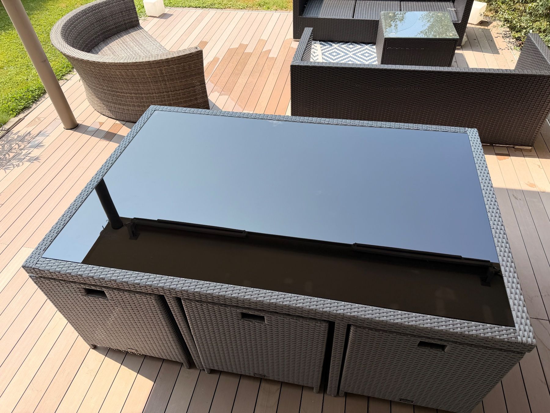 Set di tavolo e panche: Rattan Gartentisch-Set mit 6 Stühlen & 4 Hockern – Usato da Reichenburg venduto da JuPaJeDa 1