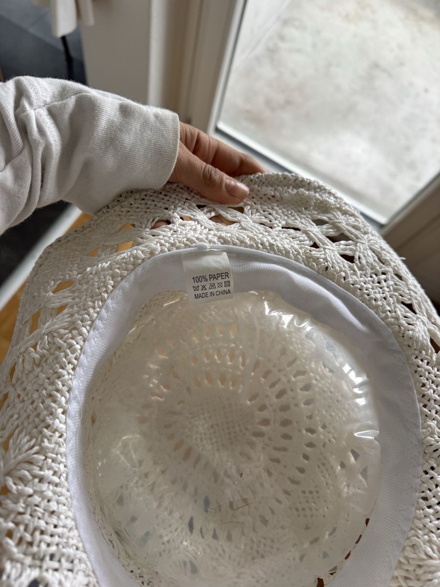 Copricapi, berretti & cappellini: White Crochet Summer Hat, Paper Material, One Size – Usato da Zürich venduto da PeaceandLovex33 2