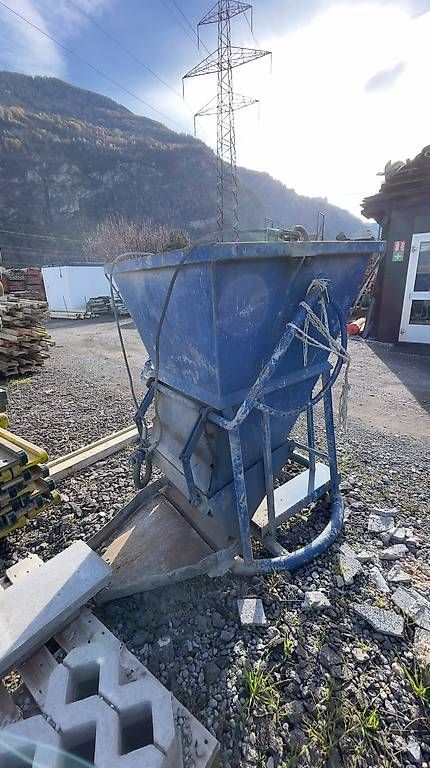 Alle Maschinen: Benne à béton 750 ltrs – Gebraucht aus Chamoson von Michellod_Constru 1