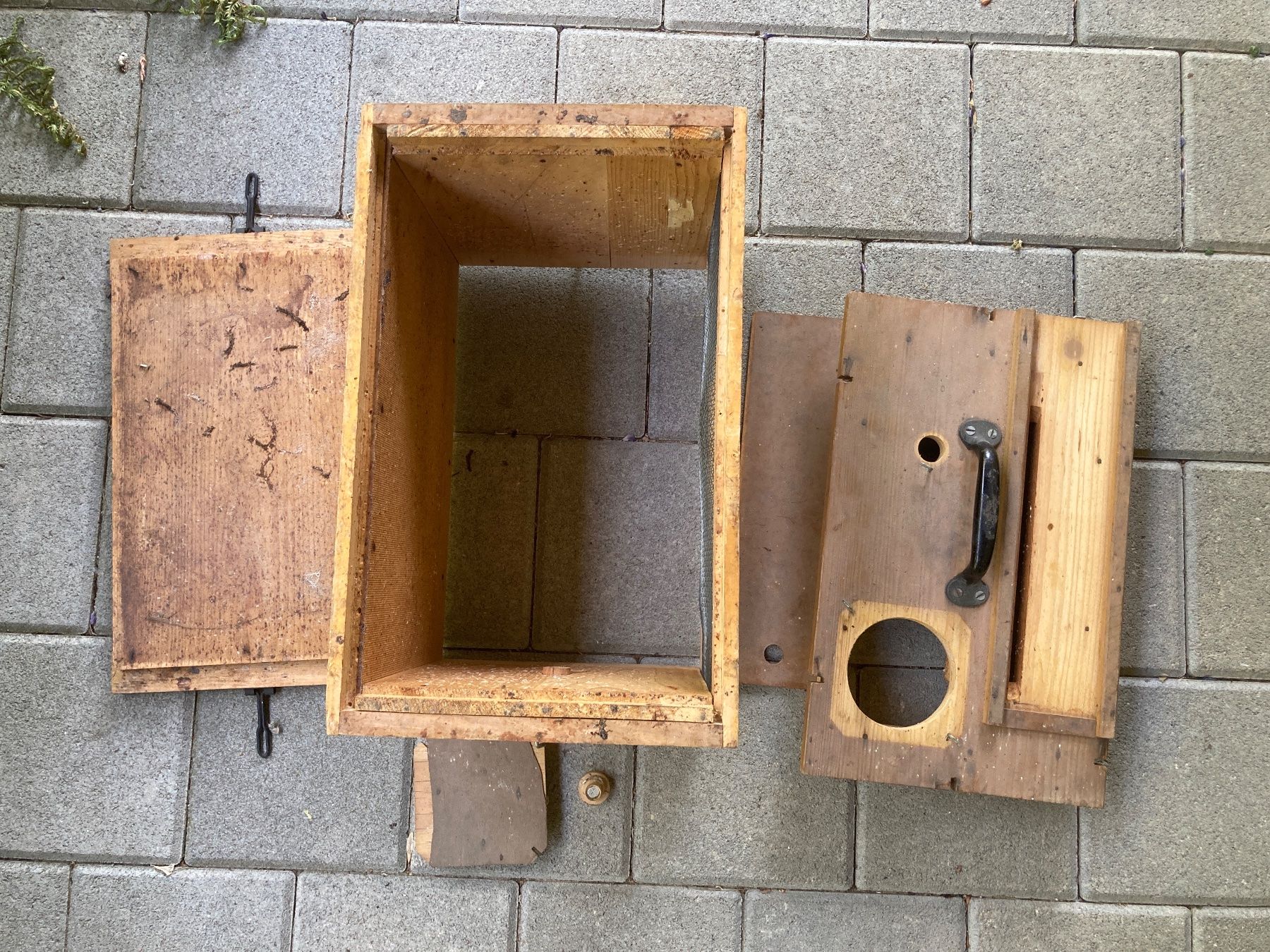 Alveari: Bienen-Schwarmkasten mit Griff und Drahtgitter – Usato da Haemikon venduto da Helibee 4