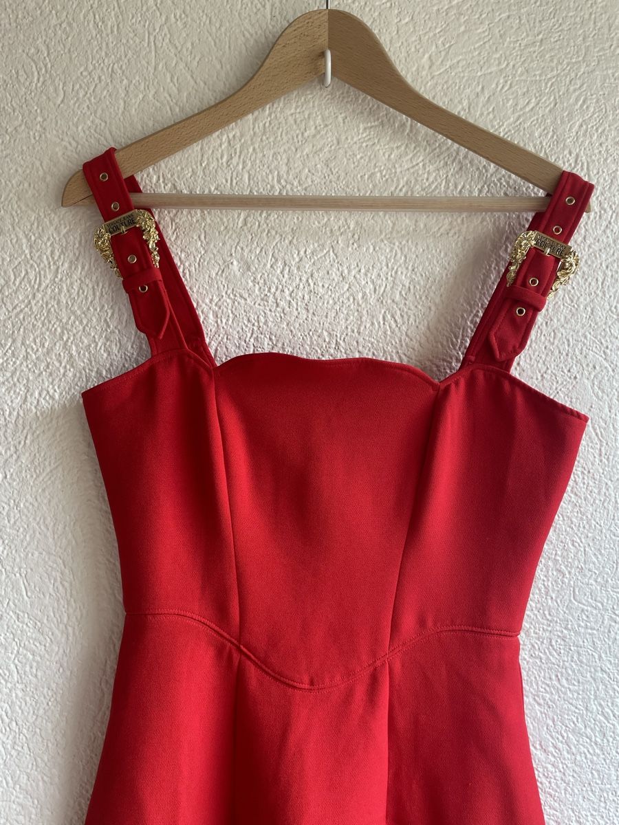 Versace Vestiti: Robe rouge Versace Jeans Couture, neuve! – Nuovo (secondo la descrizione) da Martigny venduto da Lea_lucci 2
