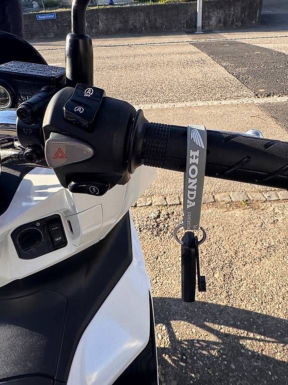 Strada: Honda WW125A Roller  nur 1700 km – Usato da Oberhofen AG venduto da valo-ha 4