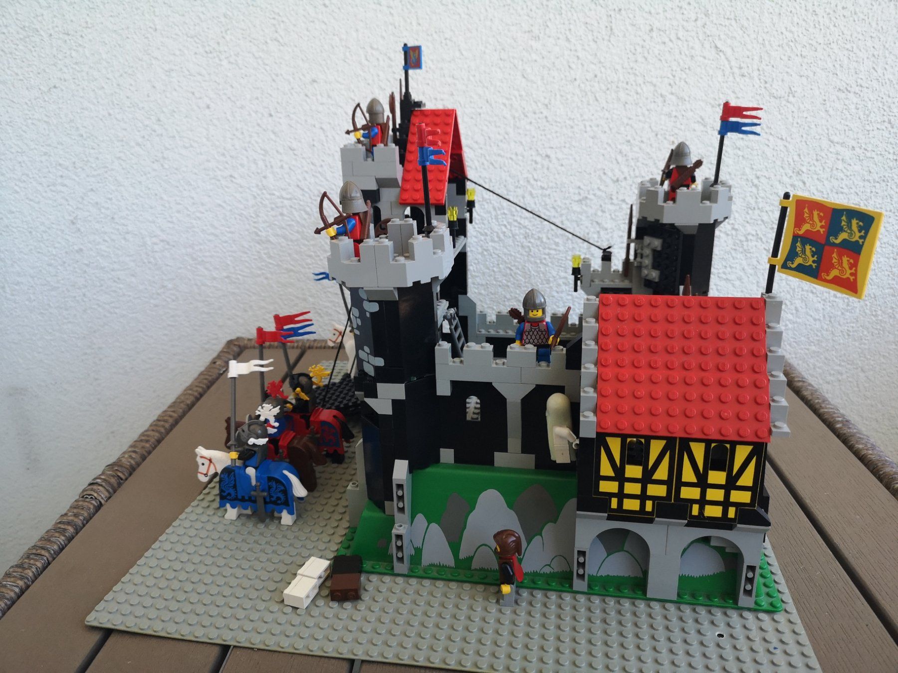 Lego Giocattoli: LEGO 6086 Black Knight's Castle – Usato da Goldau venduto da MacPad 2