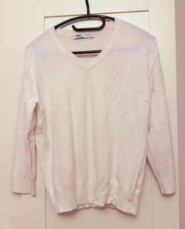 • Zara Pullover •