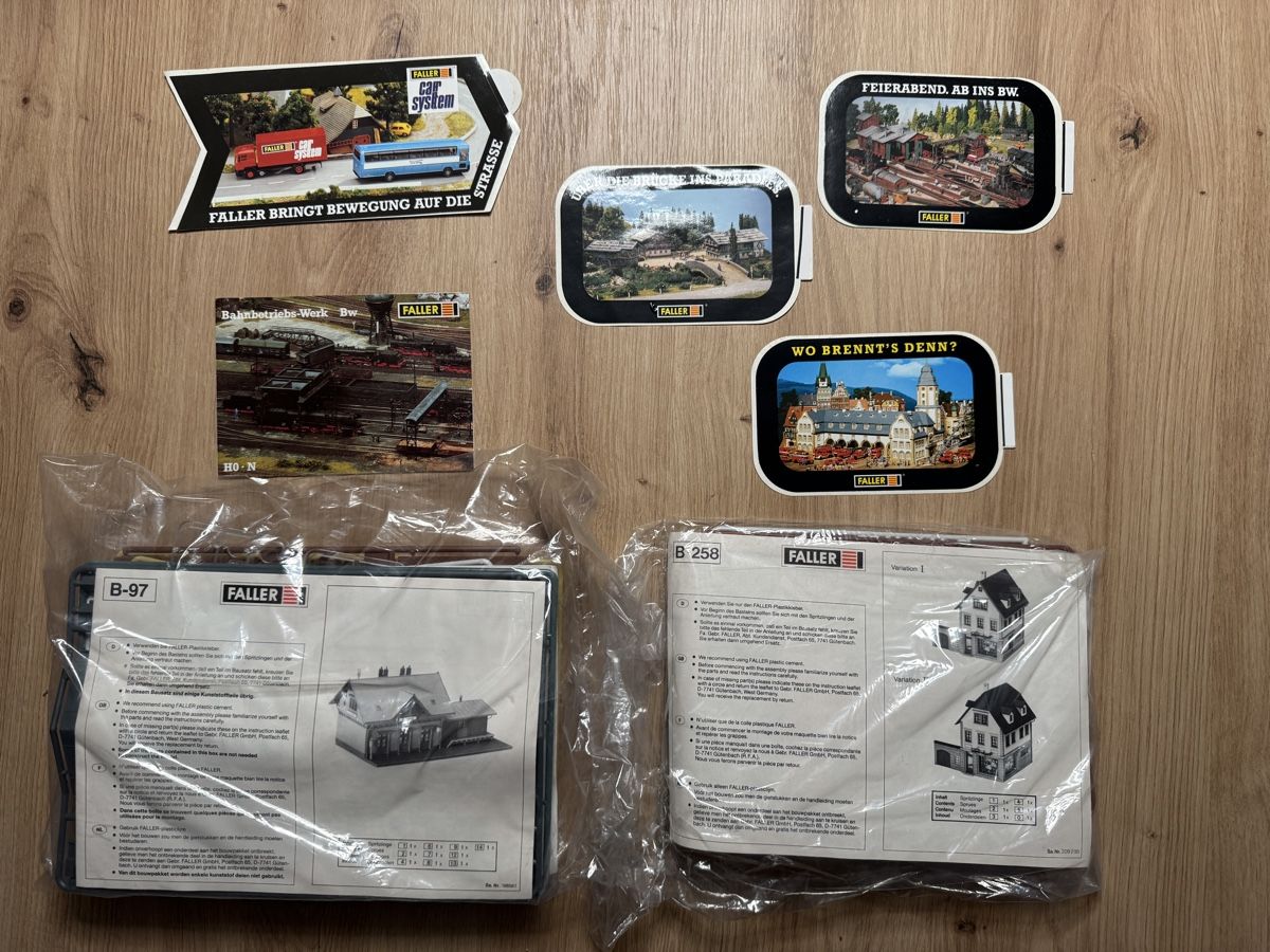 Faller Modellini di ferrovie: Faller Geschenk-Set B-90 H0 - Selten - unvollständig – Usato da Biberist venduto da etesummer 2