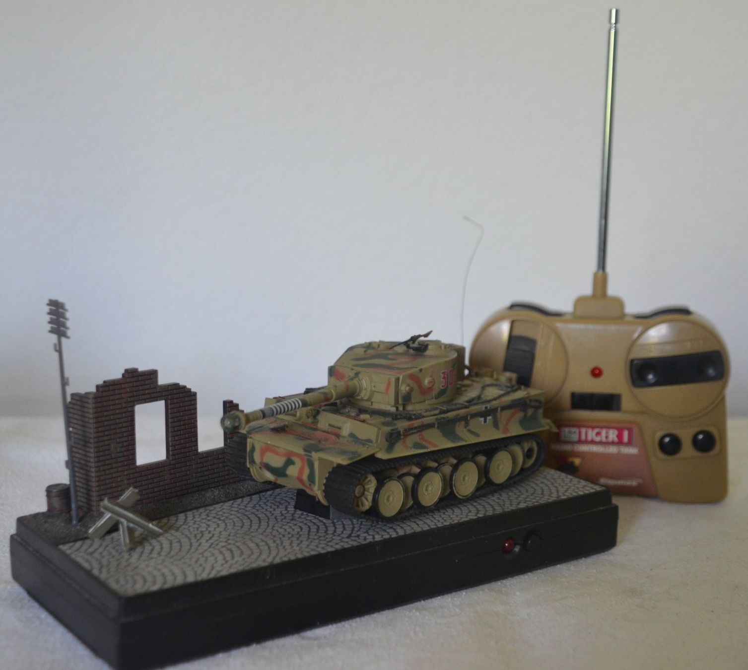Modellismo RC: Tiger 1 Tank RC – Difettoso da Collonges venduto da arashee 1