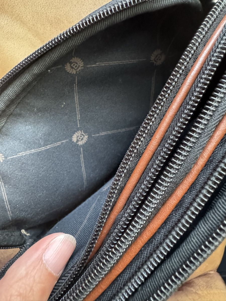 Taschen für Damen: Umhängetasche Ledertasche – Gebraucht aus Obfelden von cesarina10 1
