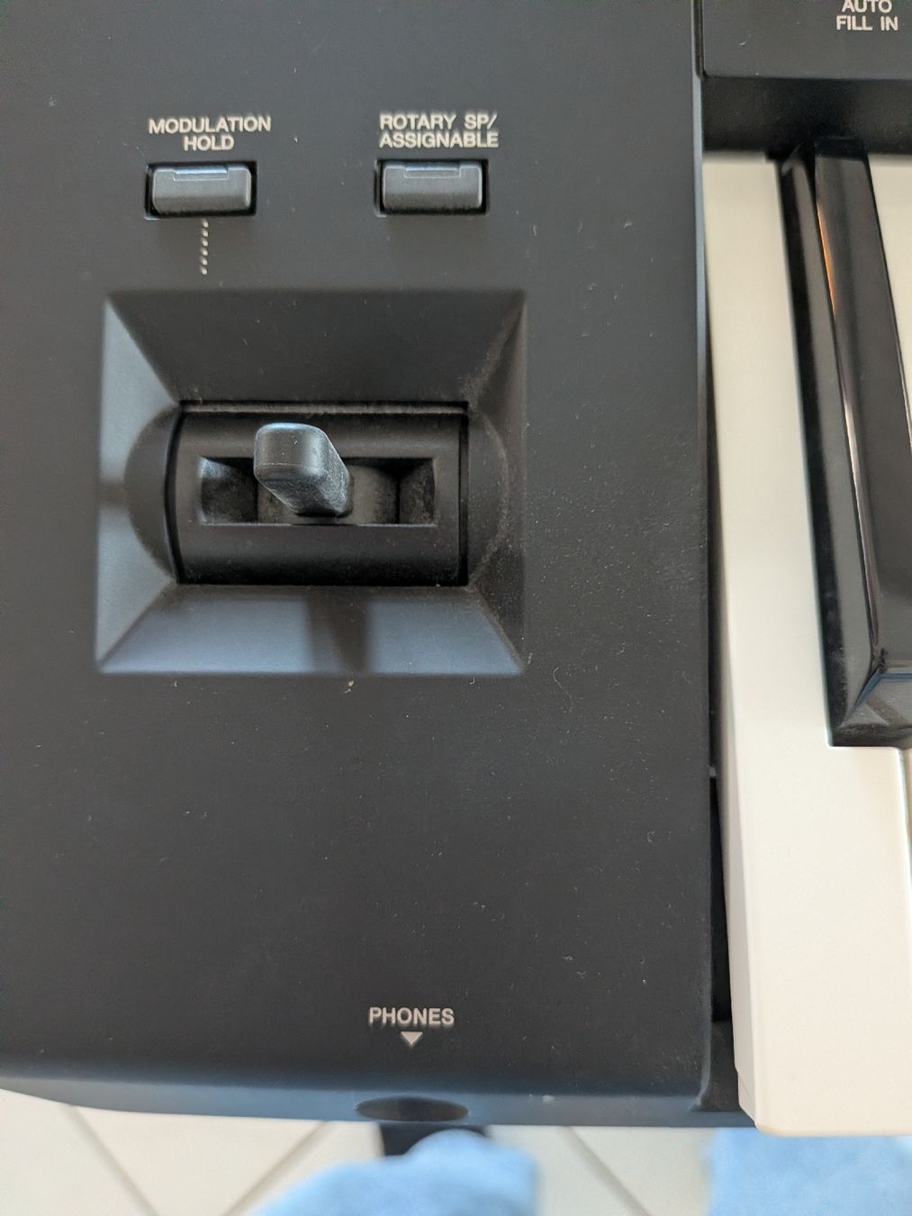 Yamaha Strumenti musicali: Yamaha PSR-SX700 Arranger Workstation + Ständer + Ped – Usato da Oberrieden venduto da Sjimena 4