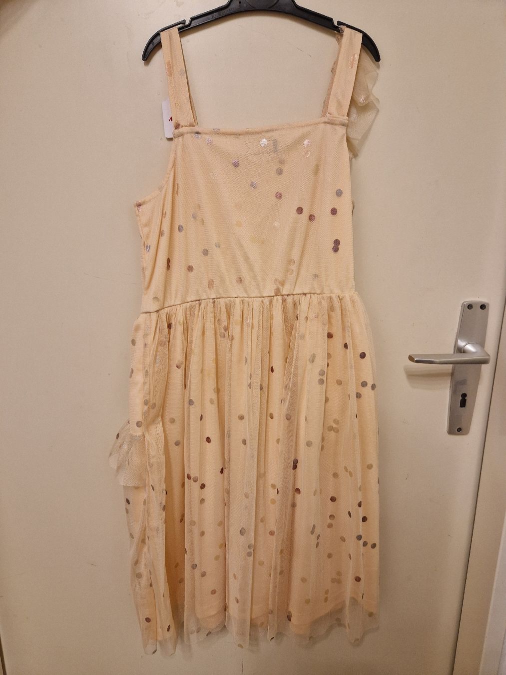 Vestiti & Gonne: robe taille 146 – Usato da Penthaz venduto da Sosotroc 1