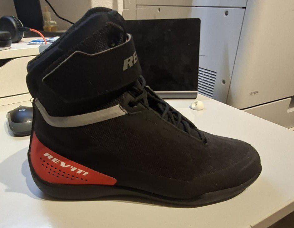 Scarpe da uomo: Motorrad Schuhe – Usato da Adlikon b.Regensdf venduto da Amaniolo