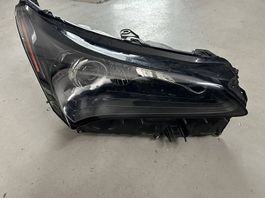 Phare avant droit lexus NH 300