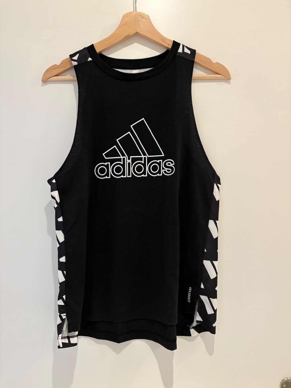 Adidas Tops: Adidas Running Tanktop Gr. S – Gebraucht aus Basel von El_Haraldo