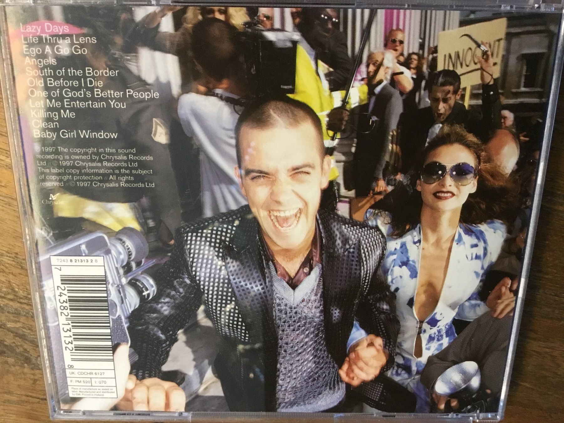 CD: Robbie Williams - Life Thru A Lens     o – Usato da Thierachern venduto da sweden08 1