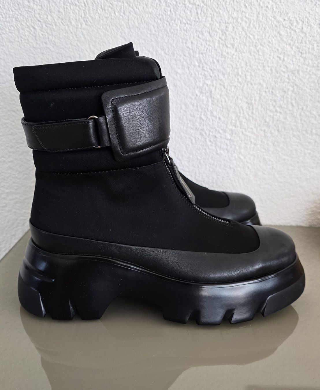 Scarpe da donna: Stiefelette Jeannot 37 schwarz Glattleder – Nuovo e nell'imballaggio originale da Untereggen venduto da cla_kb2w