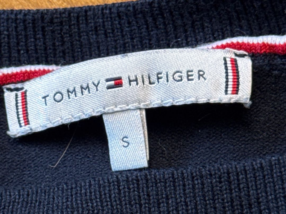 Tommy Hilfiger Pulls & Sweat-shirts: Neuwertiger Tommy Hilfiger Pullover gestreift Gr. S – Neuf (Voir description) à Rothrist par Fondgruebe 2