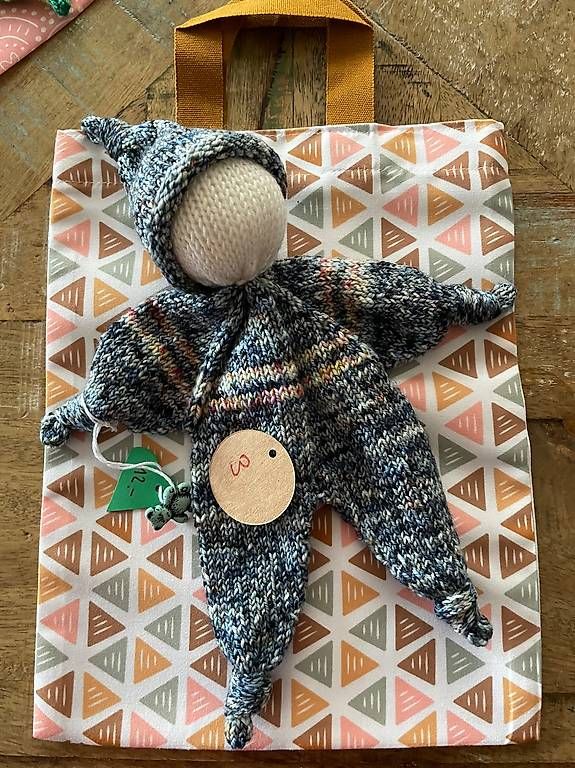 Spielzeuge: Schmusezwergli mit Geschenksäckli handgestrickt – Neu und originalverpackt aus Liestal von Strigg-Grossmami 3
