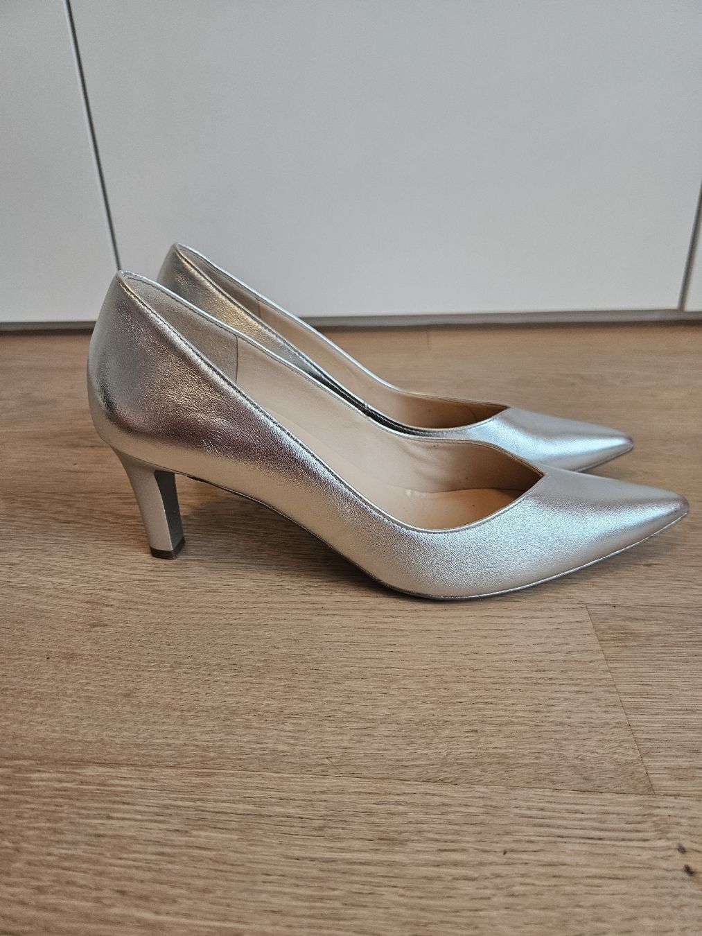 Högl Scarpe da donna: Högl Pumps in silber Leder Gr 39 – Nuovo (secondo la descrizione) da Regensdorf venduto da bus_dn2t 1