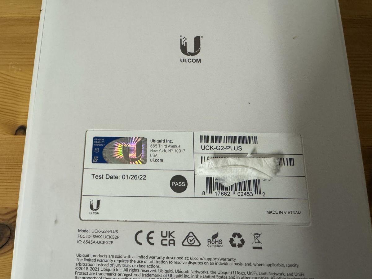 Ubiquiti Modem & Router: UniFi Cloud Key G2 Plus UCK-G2-PLUS neuwertig – Usato da Buchs AG venduto da Ublade 3