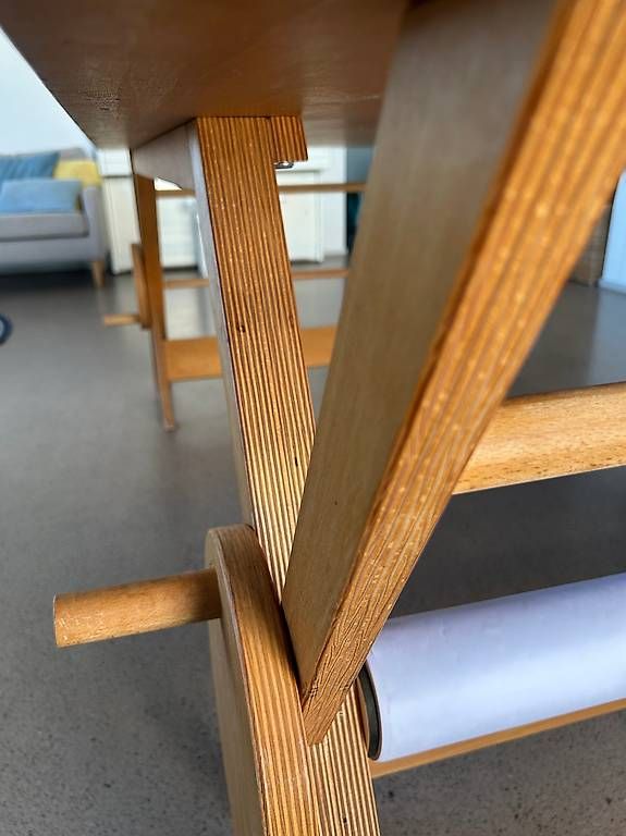 Tables: Einzigartiger Tisch mit Papierrolle – D'occasion à Zürich par sampions 6