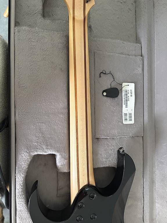 Ibanez Strumenti musicali: Ibanez UV70P – Usato da Bätterkinden venduto da Lucasc 4