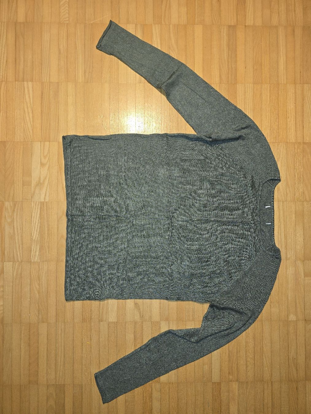 Maglioni & Felpe: Hellolivgrüner Strickpullover, Langarm, Grösse S – Usato da St. Gallen venduto da A.W.128