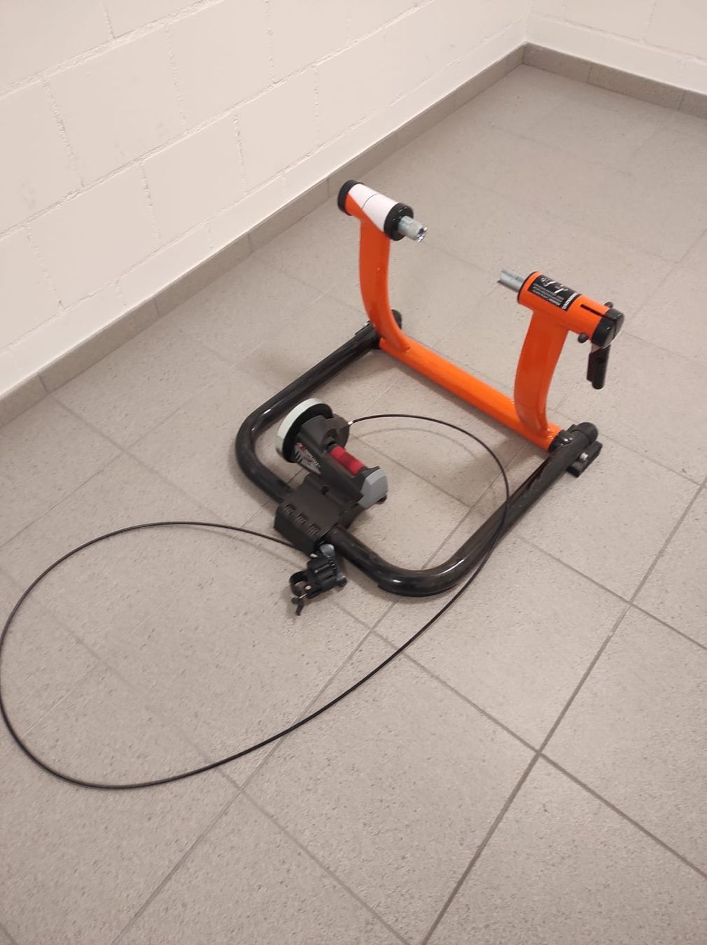 Vélos d'appartement: Fahrradrolle – D'occasion à Matzendorf par CRX1990